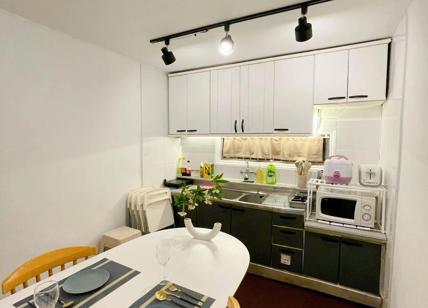 Gnb House L 2Min Hongdae St L 2R1B L Cozy & Sweet Apartment Seoul 0*,  South Korea