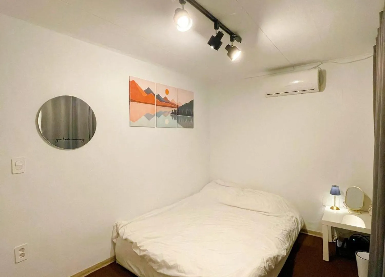 Gnb House L 2Min Hongdae St L 2R1B L Cozy & Sweet Apartment Seoul South Korea
