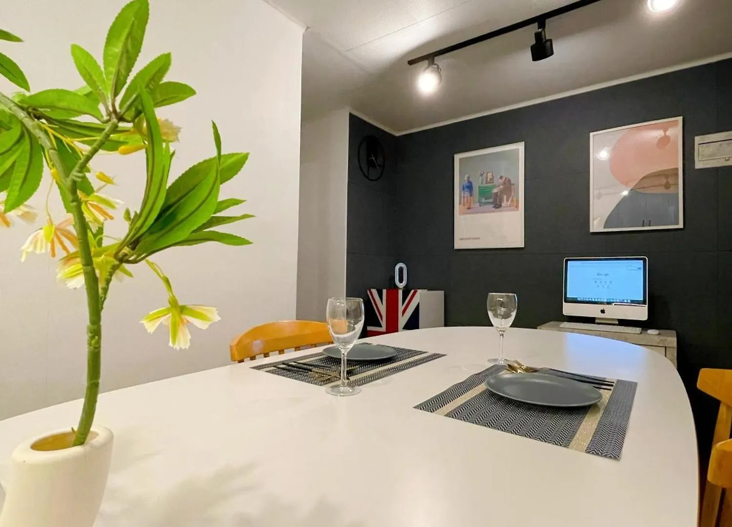 Gnb House L 2Min Hongdae St L 2R1B L Cozy & Sweet Apartment Seoul
